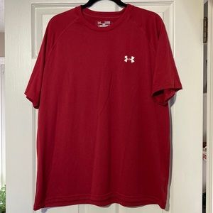 Mens Under Armor heat gear shirt.